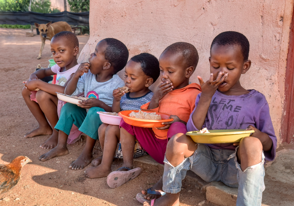 Trẻ em Châu Phi gánh chịu nạn đói và suy dinh dưỡng trầm trọng
